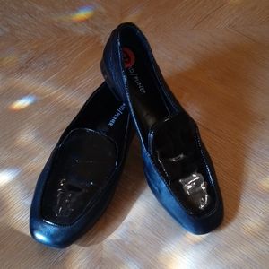 Donald pliner leather loafers size 6